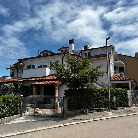 Apartmani Rozi Umag Exterior photo